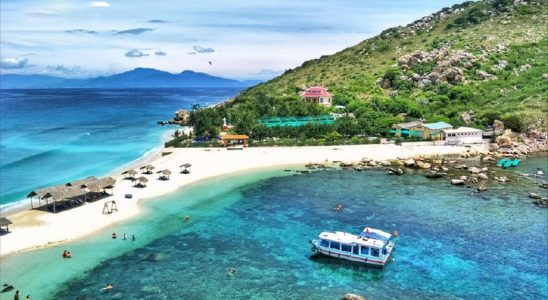 Bãi tắm đôi ở Hòn Nội, Nha Trang