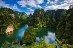 Toàn cảnh của hồ Bảo Phong
